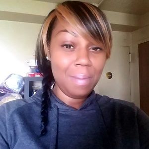 Meet your Posher, Meya